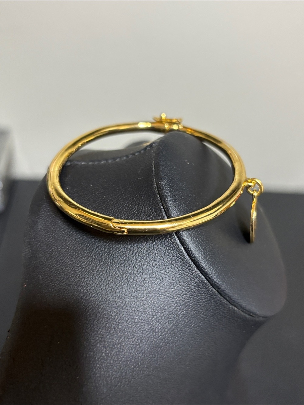 Kate Spade Initial O One In A Million Charm Gold Tone Bangle Bracelet Clasp - Picture 5 of 10
